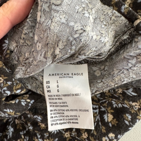 American Eagle Flowered Blouse Large - Picture 3 of 6